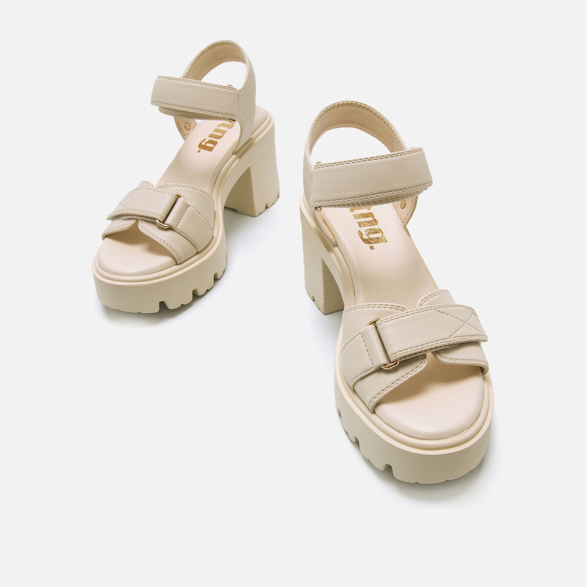 Sandalias de tacon de Mujer modelo SABA de MTNG image number 3