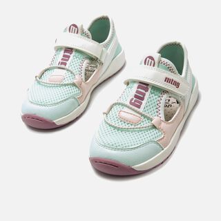 Zapatillas de Nina modelo FREE de MTNG