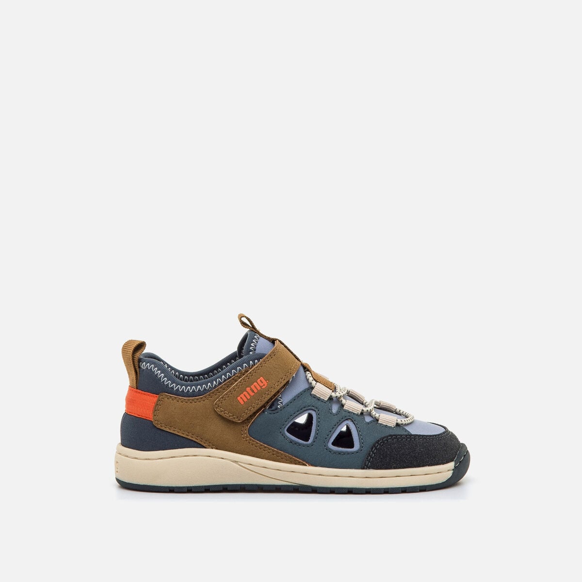 Rebajas en sandalias y zapatillas de niño mtng