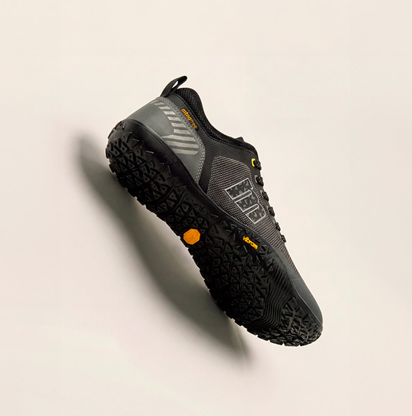 Mtng Free sport sneakers with Vibram soles